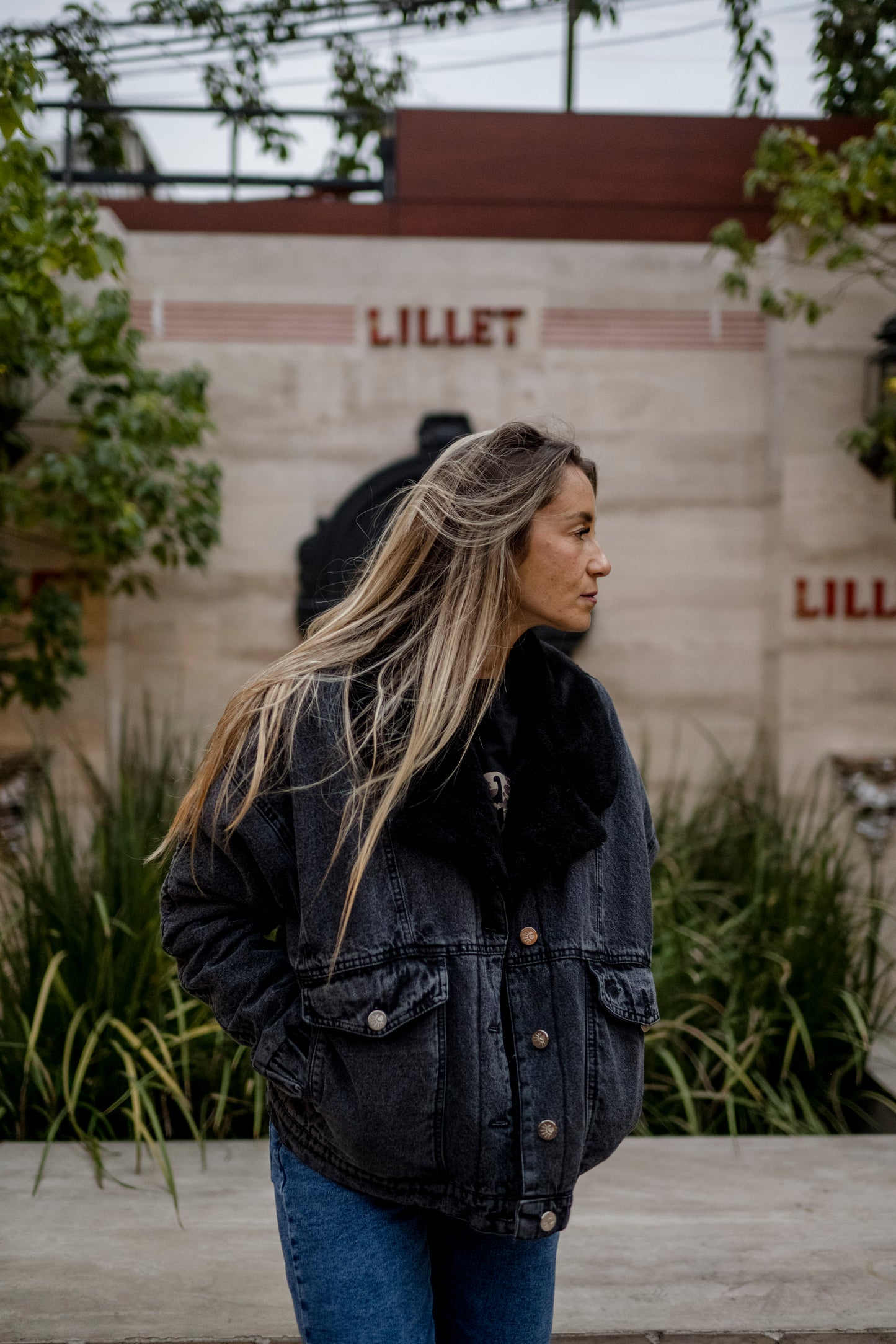🖤 Chaqueta Denim Negra con Chiporro