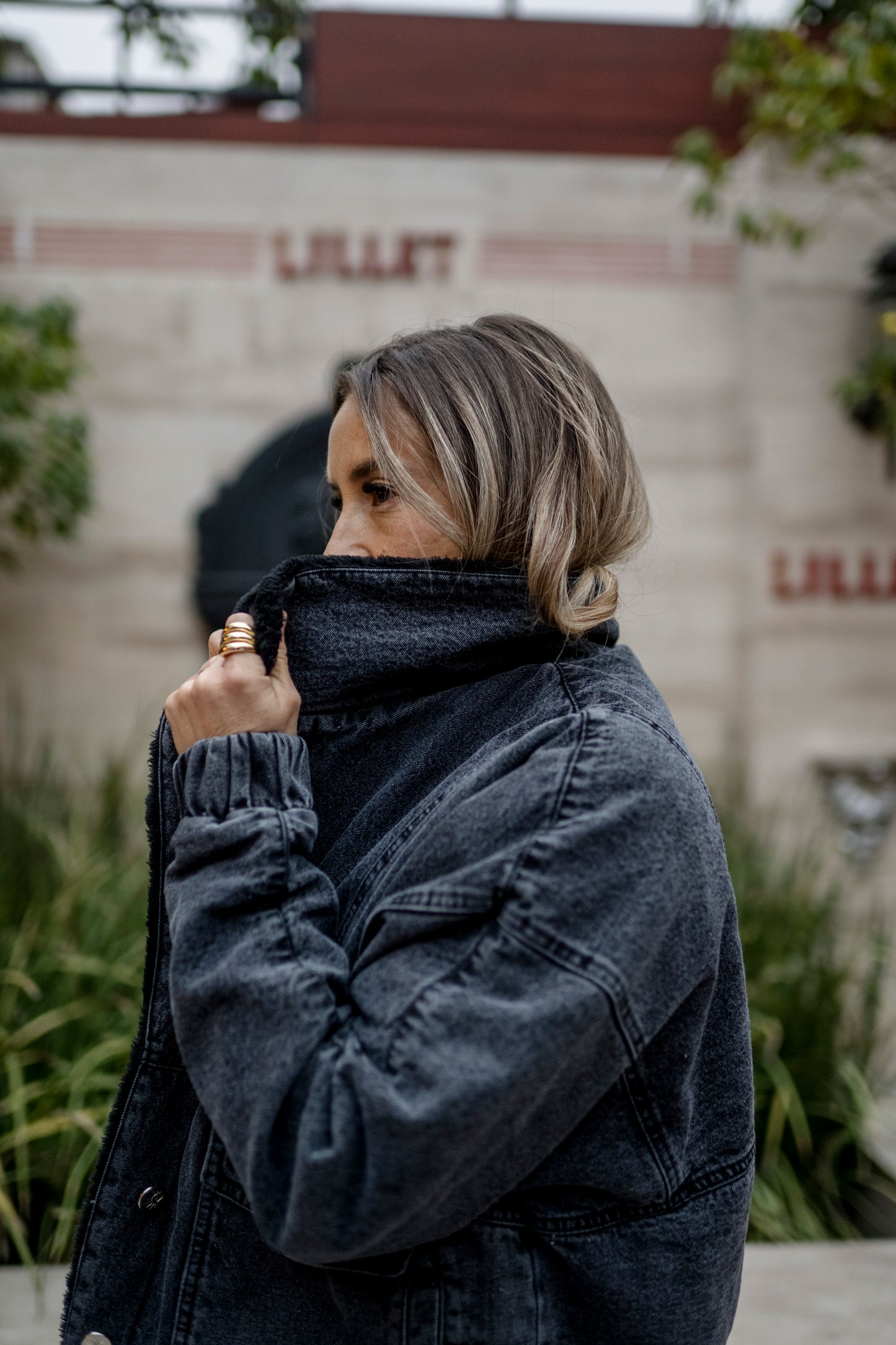🖤 Chaqueta Denim Negra con Chiporro