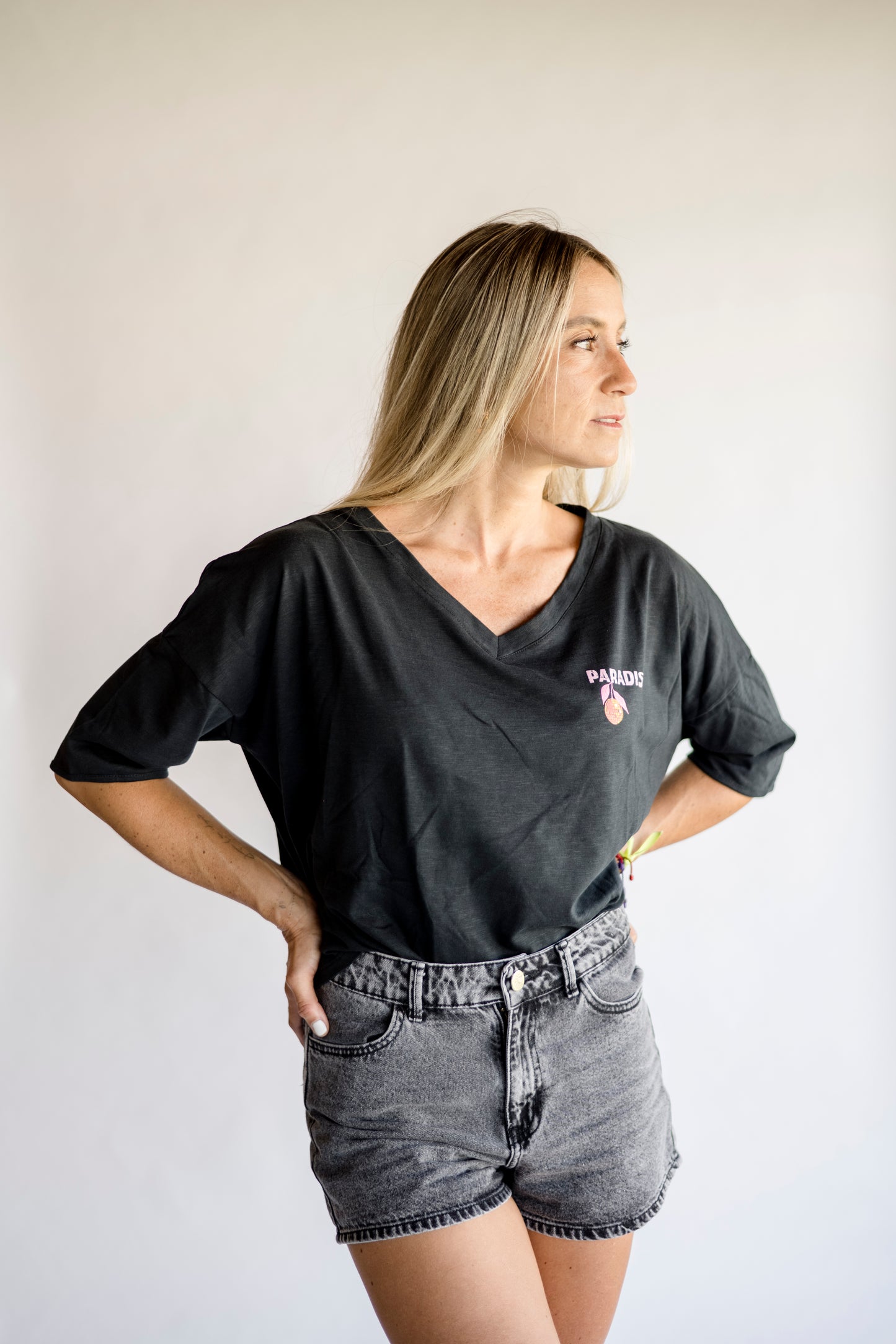 POLERA NEGRA PARADISO