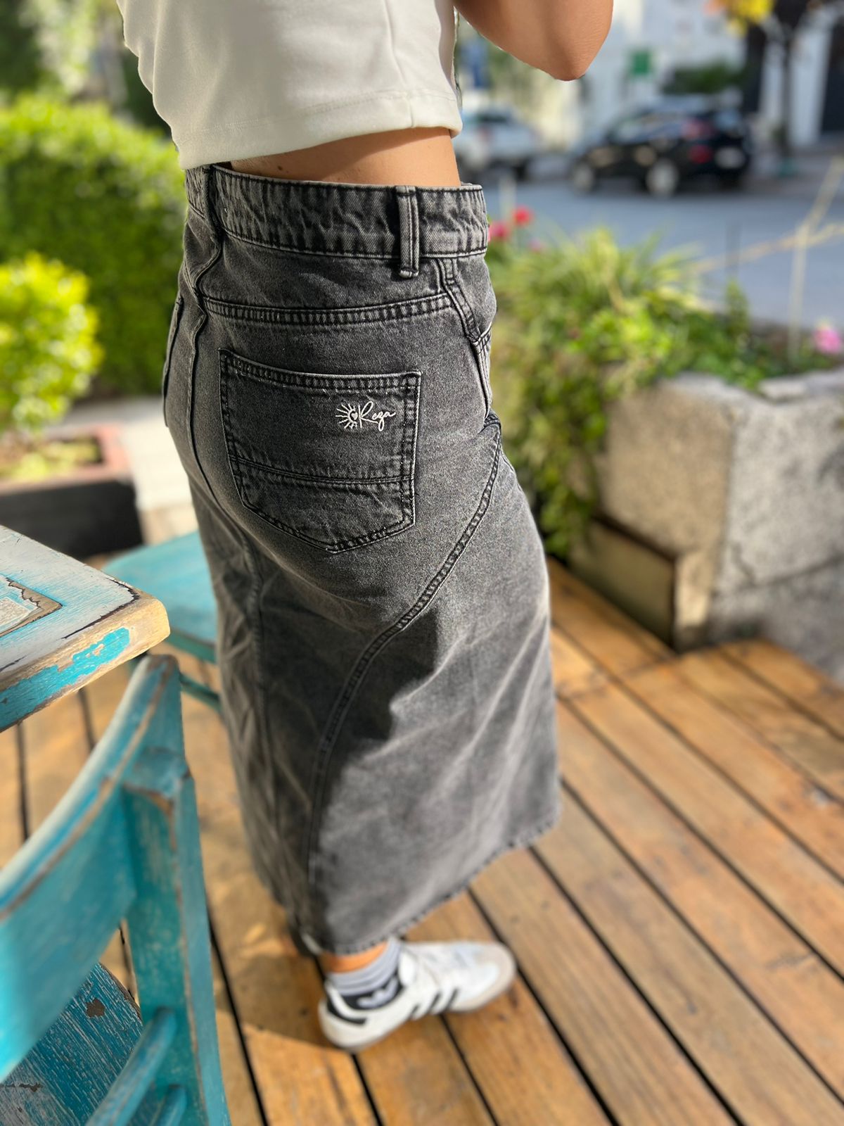 Falda Denim Larga Negra