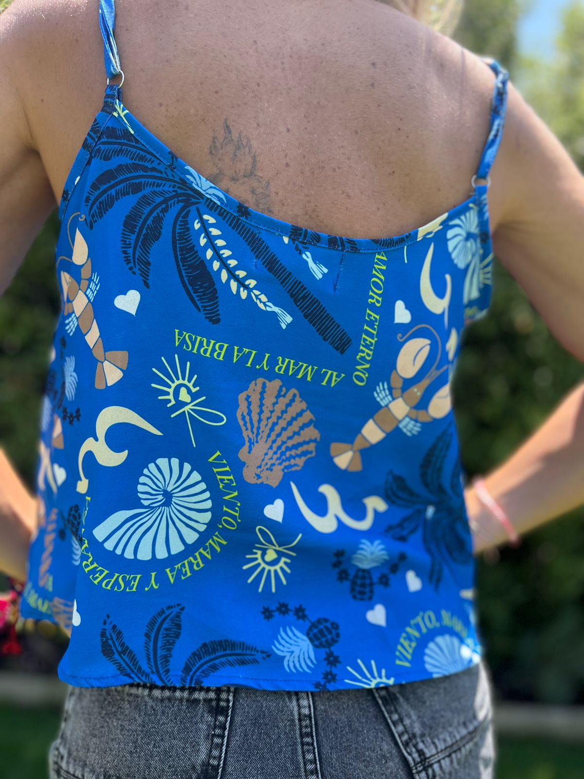 Top solera estampado marino